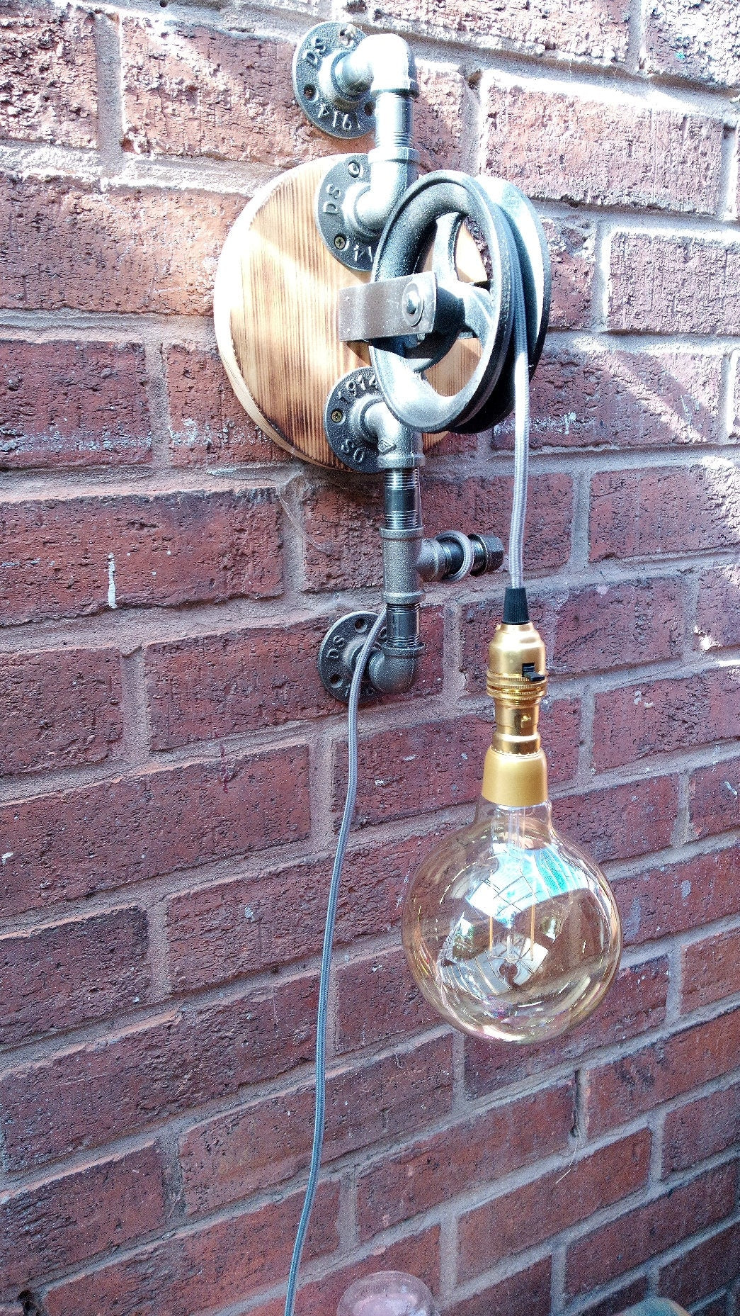 Retro Industrial Steampunk Hanging Lamp with Vintage Style Pulley Wheel & Big Bulb, Handmade Metal Pipe Fixture with Patina Finish