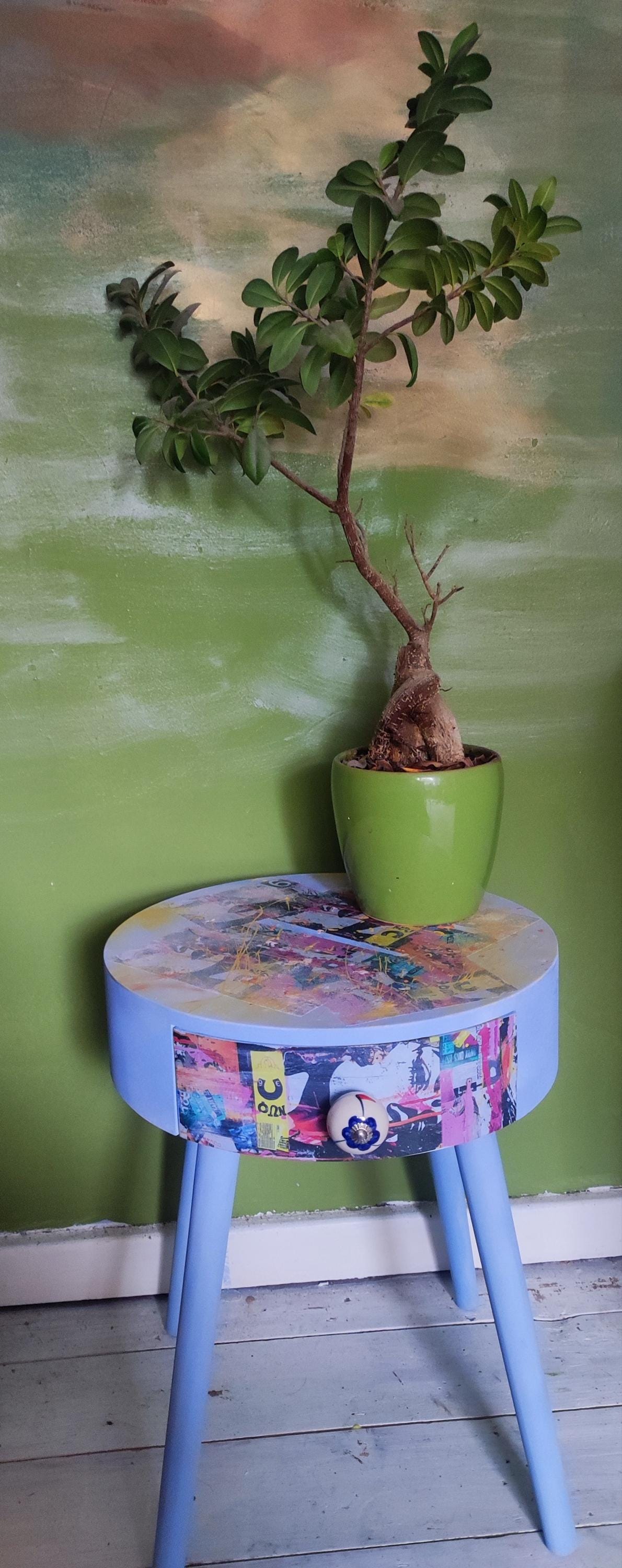 Eco-Friendly Bedside Table with Customizable Draw - Modern Space-Saving Design for Bedroom or Living Room Décor