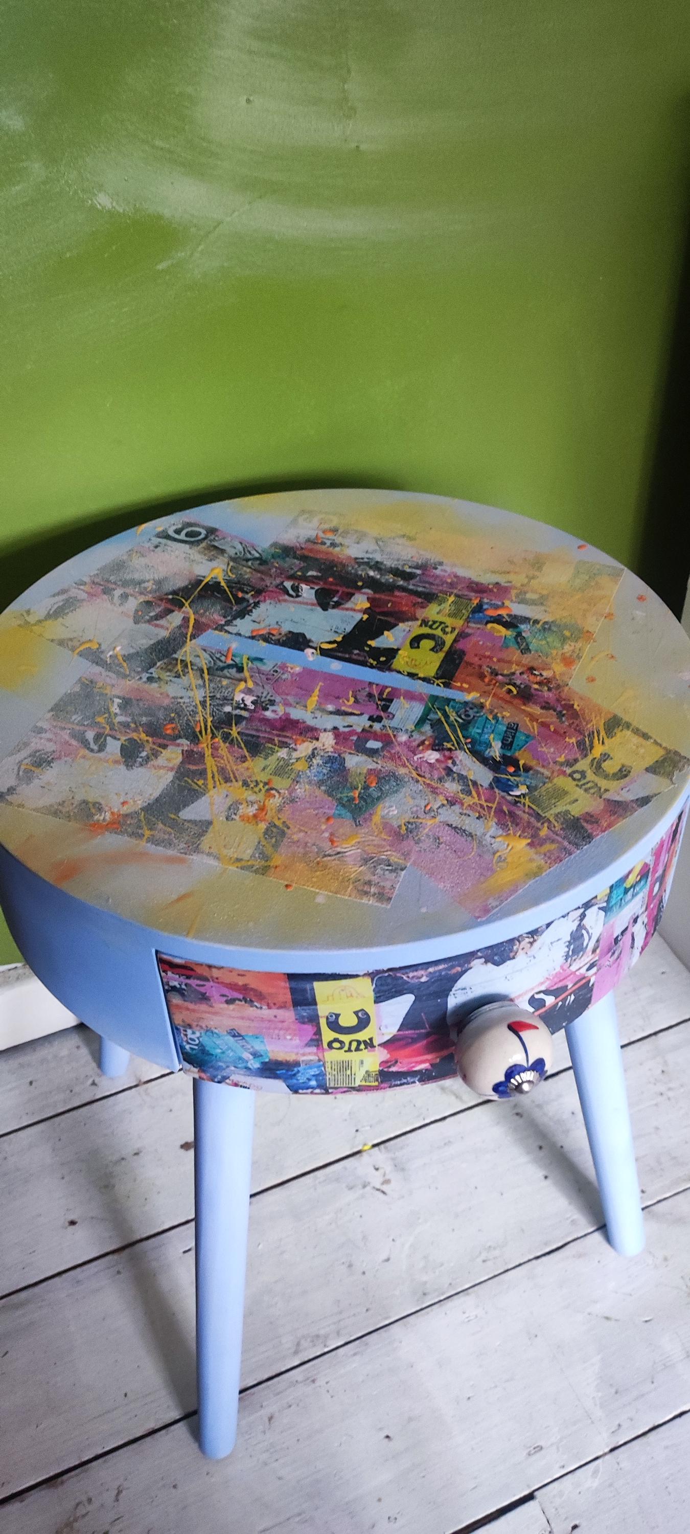 Eco-Friendly Bedside Table with Customizable Draw - Modern Space-Saving Design for Bedroom or Living Room Décor