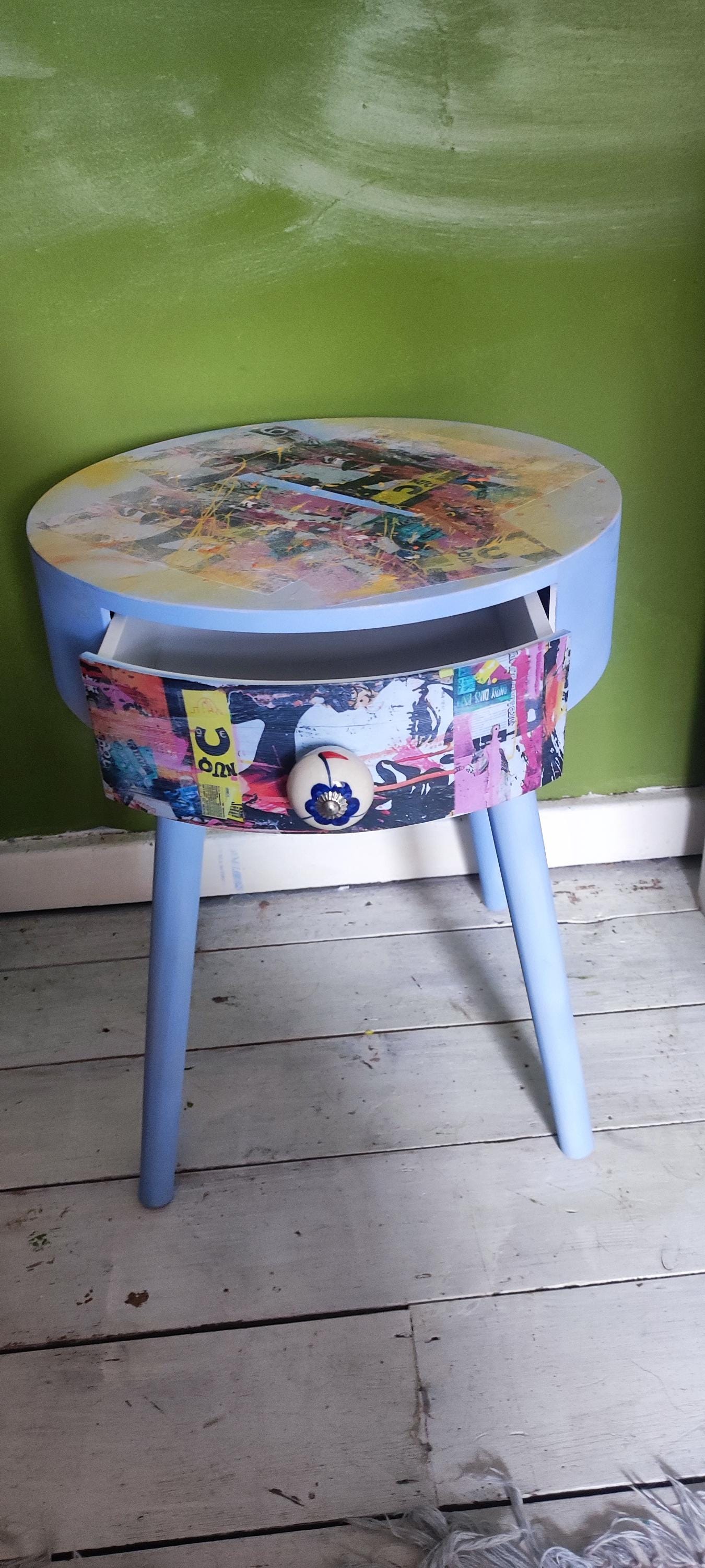 Eco-Friendly Bedside Table with Customizable Draw - Modern Space-Saving Design for Bedroom or Living Room Décor