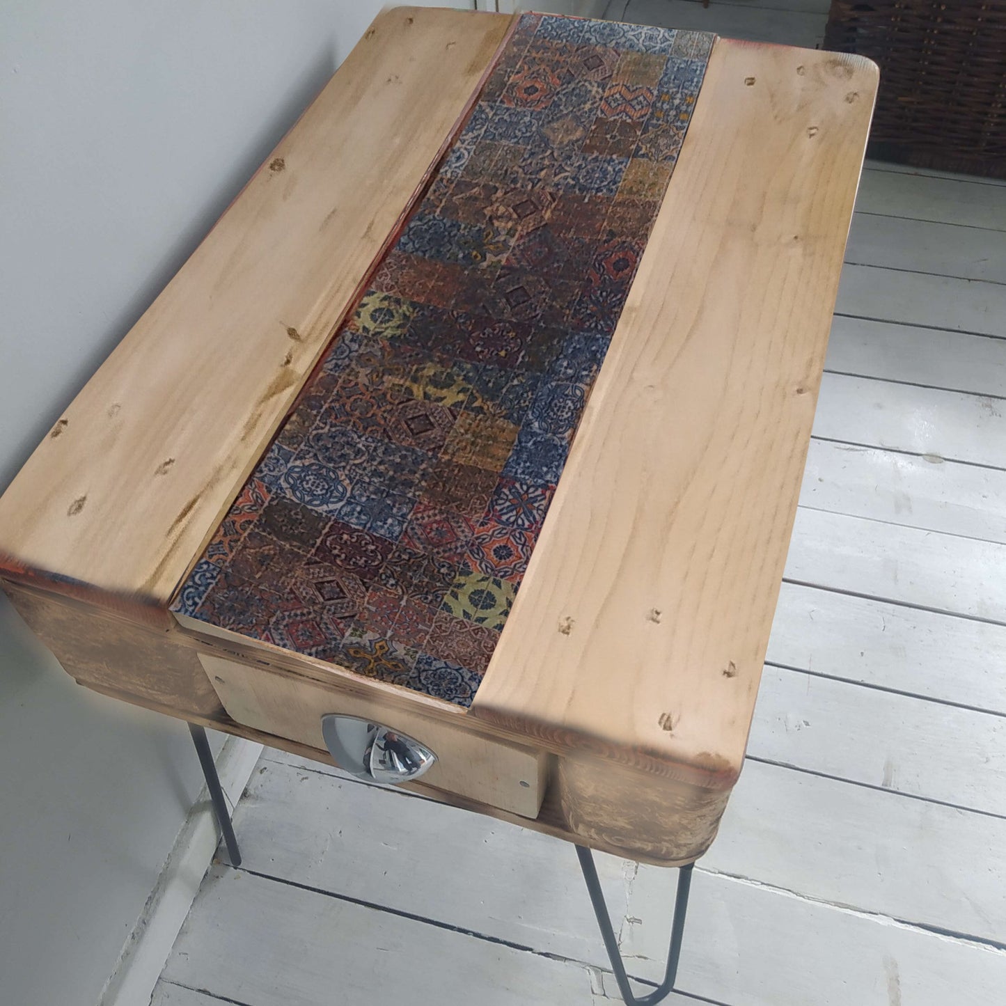 Unique Steampunk Industrial Recycled Pallet Coffee Table with Metal Pin Legs | Quirky Burned & Painted Design | Customizable Leg Height
