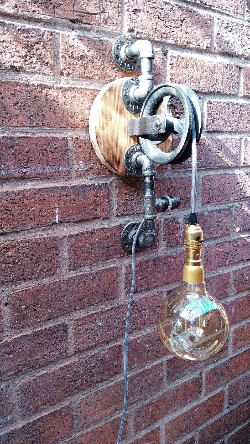 Retro Industrial Steampunk Hanging Lamp with Vintage Style Pulley Wheel & Big Bulb, Handmade Metal Pipe Fixture with Patina Finish